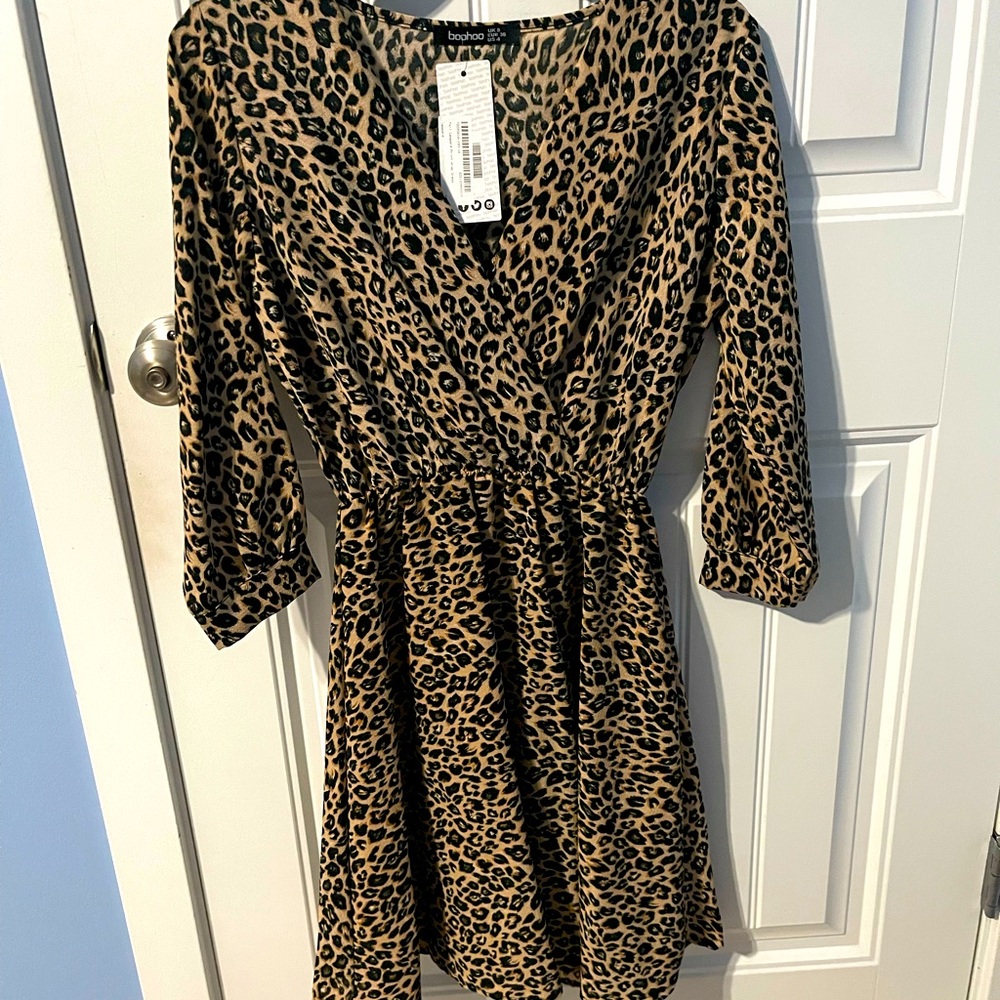 BooHoo women’s leopard print wrap dress size 4
